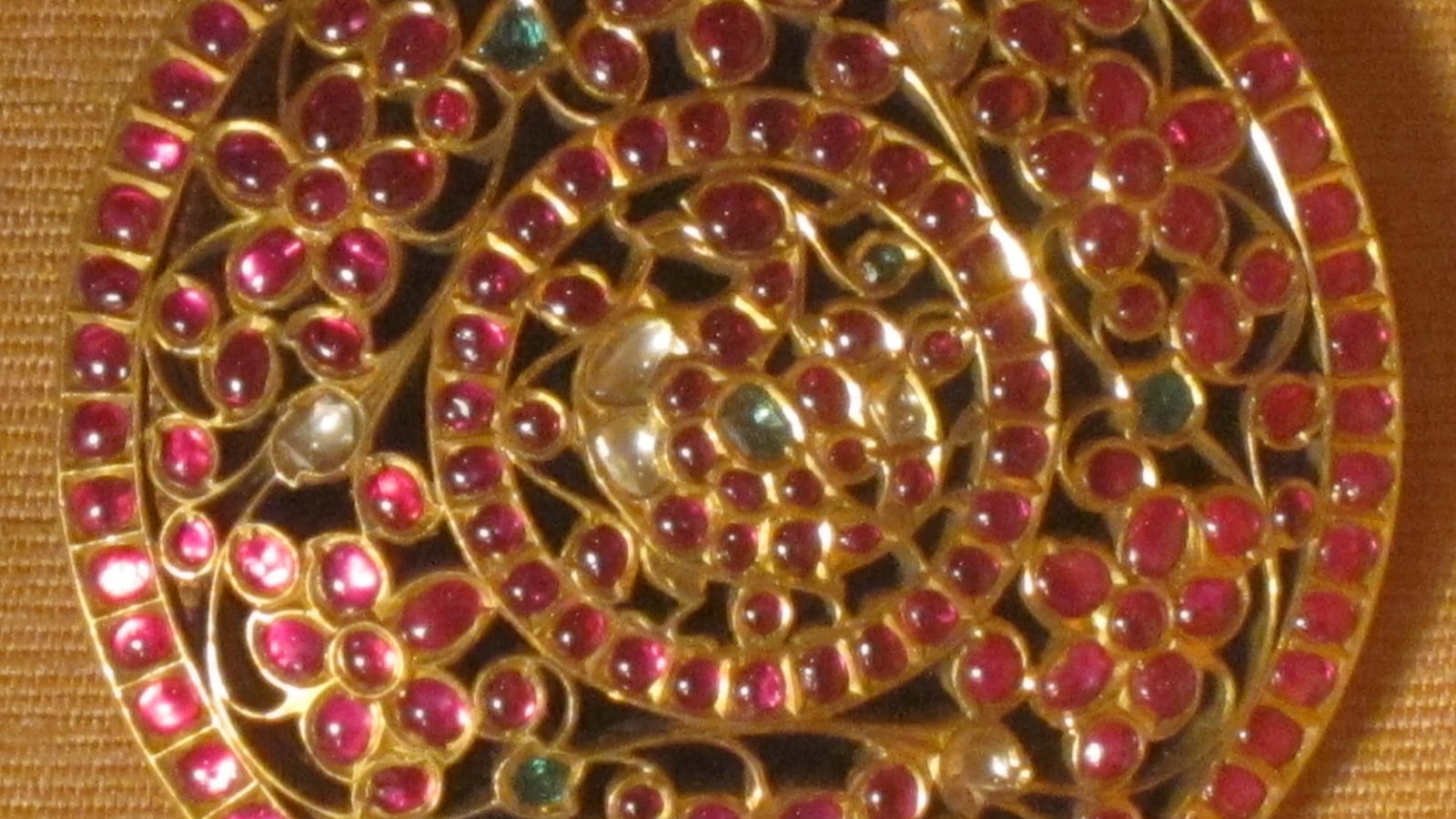 Gold and ruby hair ornament from Tamil Nadu, 19th century